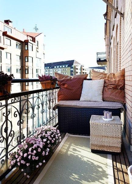 Come chiudere un balcone con ringhiera: soluzioni