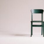 Stai scegliendo le sedute per il tuo tavolo da pranzo? Seguendo questi consigli, potrai optare per un mix di sedie differenti!
