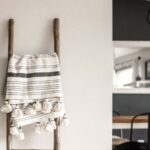 Una scaletta d'arredo può avere tante funzioni: ecco come sfruttarla in ogni ambiente della casa!