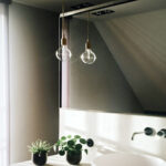 BLOG_La corretta illuminazione davanti allo specchio del bagno è fondamentale- ecco in quanti modi puoi crearla!1